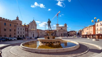 Centro storico dell'Aquila: chiudono 14 attività commerciali 10 centro storico