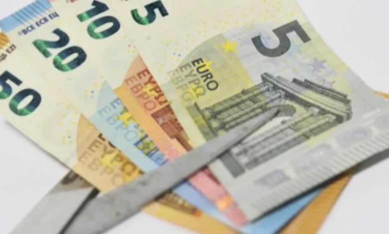 Perché in Italia gli Stipendi Non Crescono: Un'Analisi Necessaria 1 Perché in Italia gli Stipendi Non Crescono: Un'Analisi Necessaria