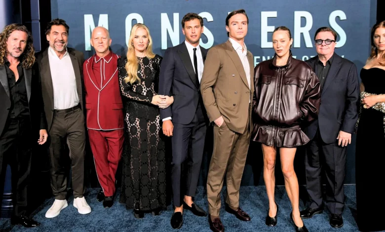 La Serie Netflix "Monsters": Come Ha Affascinato il Pubblico e la Vera Storia dei Fratelli Menendez 1 La Serie Netflix "Monsters": Come Ha Affascinato il Pubblico e la Vera Storia dei Fratelli Menendez