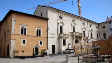 Maxi rissa in Piazza Santa Maria Paganica: la comunità aquilana in allerta