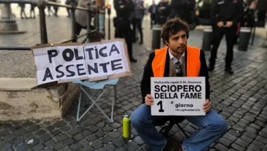 Michele Giuli in sciopero della fame davanti al Quirinale: protesta contro il decreto sicurezza e polemiche sull’intervento delle forze dell’ordine 12 Michele Giuli in sciopero della fame davanti al Quirinale: protesta contro il decreto sicurezza e polemiche sull’intervento delle forze dell’ordine