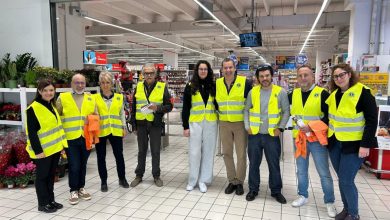 Colletta Alimentare: il Lions Club L’Aquila raccoglie 1.112 kg di prodotti al Carrefour di via Panella. 9 Colletta Alimentare: il Lions Club L’Aquila raccoglie 1.112 kg di prodotti al Carrefour di via Panella. Un risultato significativo in una giornata che ha mobilitato milioni di italiani