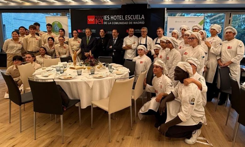Progetto "Radici e Rotte": aspiranti cuochi spagnoli a scuola di cucina abruzzese con lo chef stellato Spadone 1 Progetto "Radici e Rotte": aspiranti cuochi spagnoli a scuola di cucina abruzzese con lo chef stellato Spadone