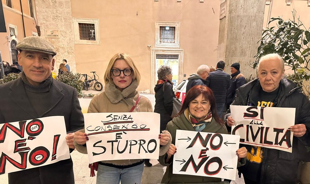 L’AQUILA, TANTE PERSONE ALLA RACCOLTA FIRME PER LEGGI DI CIVILTA’ 2 WhatsApp Image 2025 12 07 at 19.29.141
