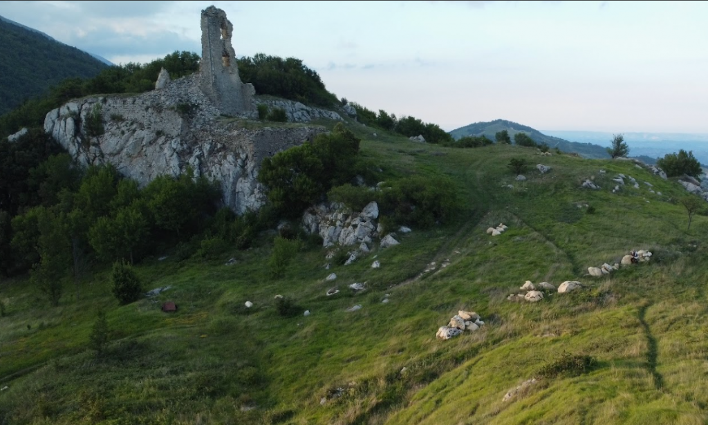 le vie della lana castel del monte 8