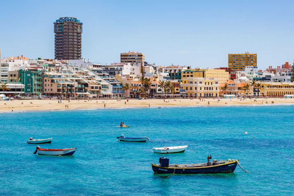 Canarie a novembre: sole e mare fuori stagione, vacanze low cost